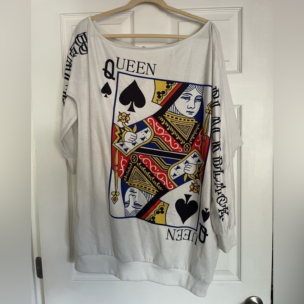 Chic Queen of Spades Graphic Oversized Long-sleeve dress
